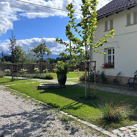 Dworek Wojanow Exteriér fotografie