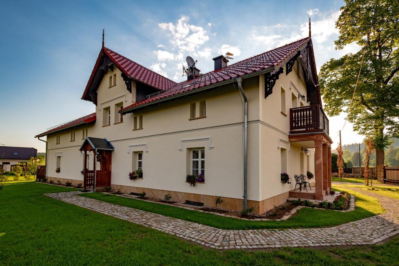 Dworek Wojanow Exteriér fotografie