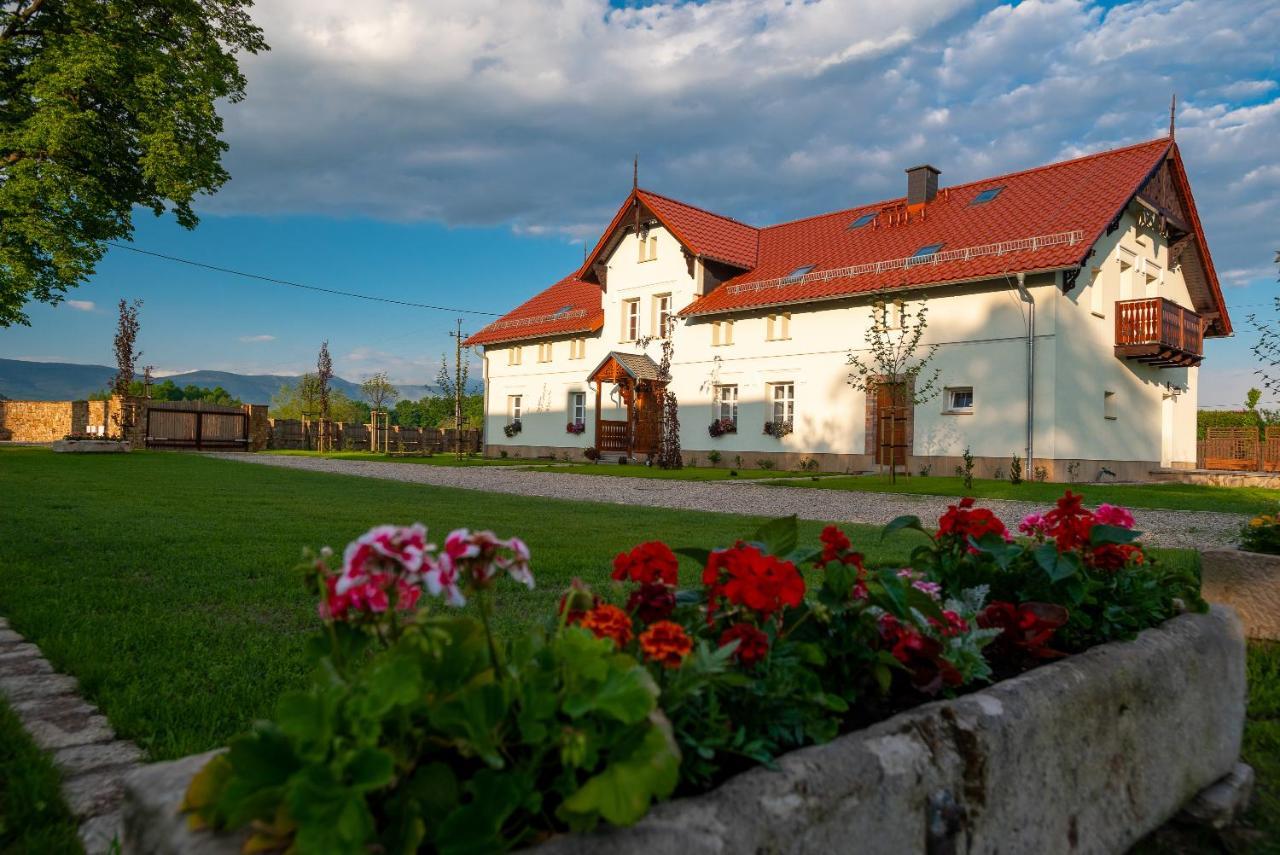 Dworek Wojanow Exteriér fotografie