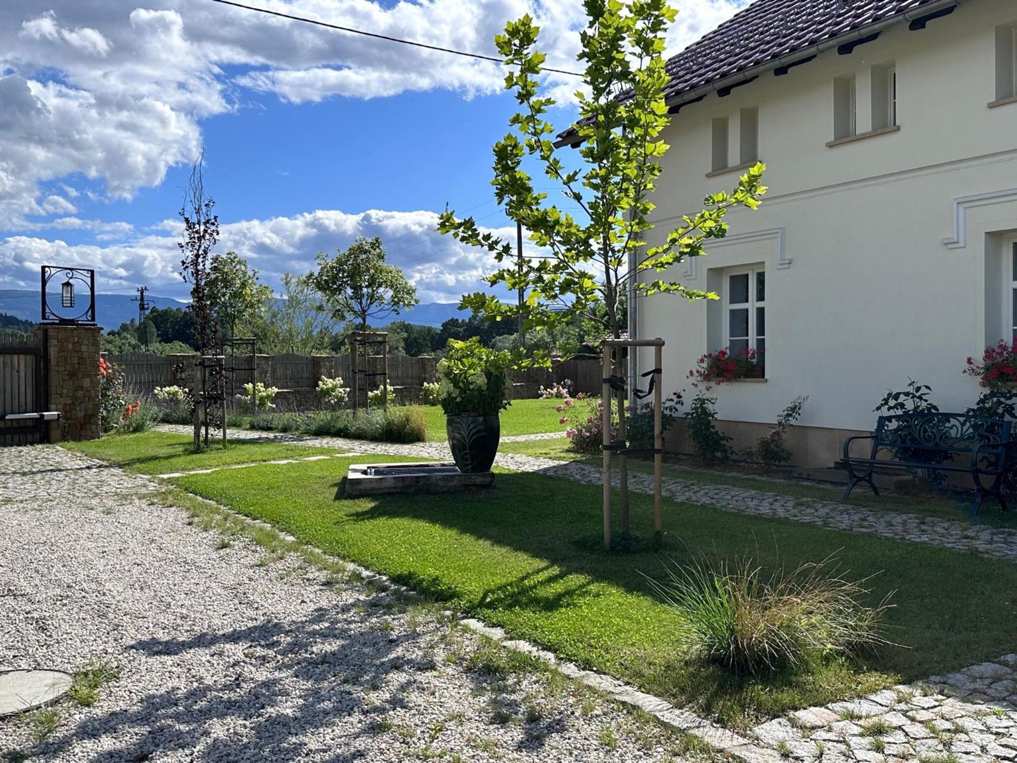 Dworek Wojanow Exteriér fotografie