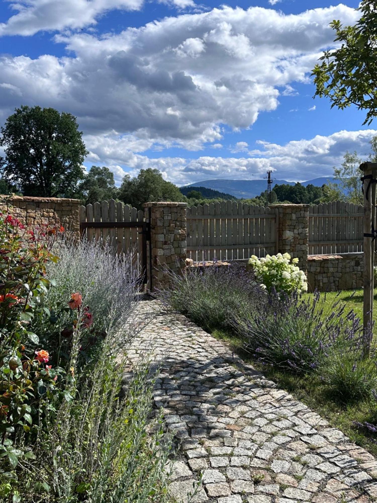 Dworek Wojanow Exteriér fotografie