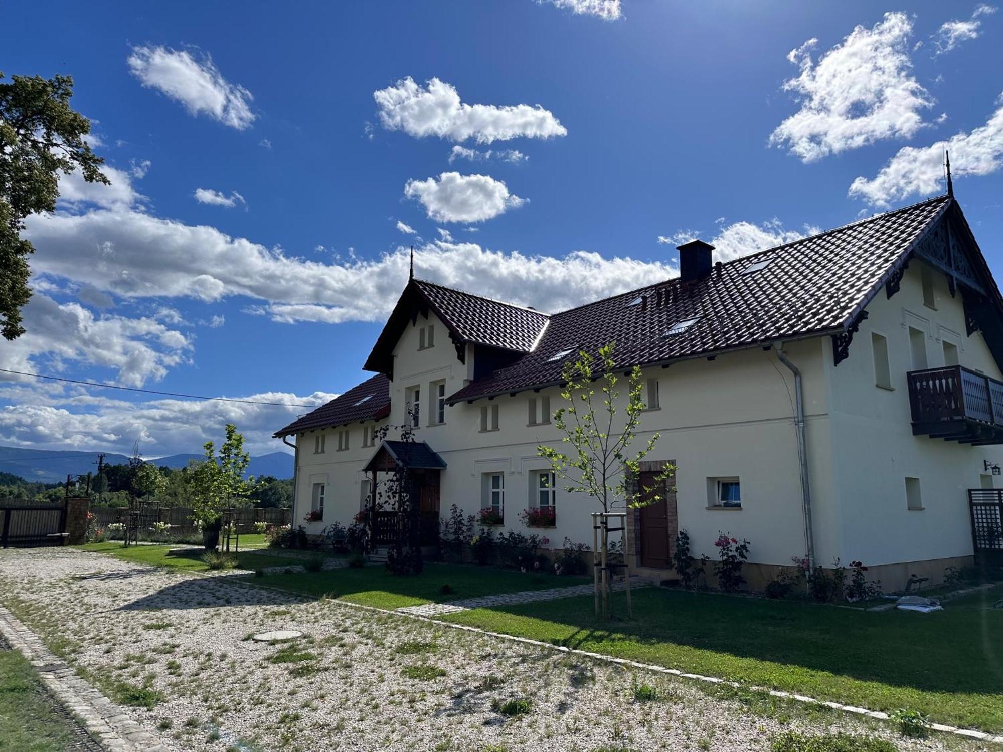 Dworek Wojanow Exteriér fotografie